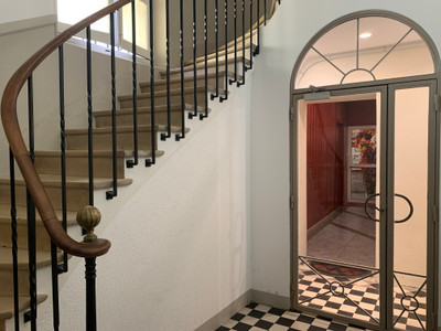 French property for sale in Avignon, Vaucluse - €275,000 - photo 2