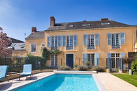 Maison à vendre à Le Lude, Sarthe - 549.950 € - photo 1