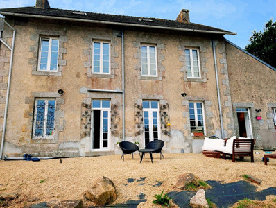 French property for sale in Scrignac, Finistère - €424,000 - photo 2