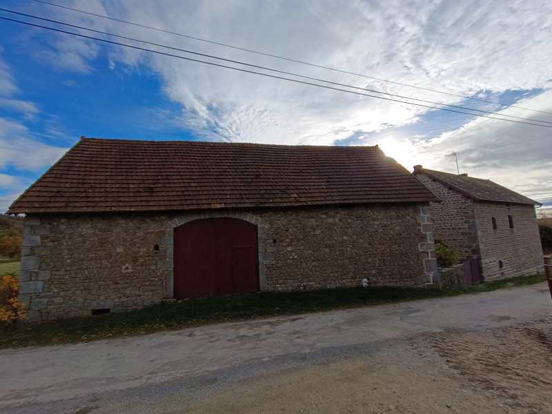 French property for sale in Auzances, Creuse - €185,000 - photo 3