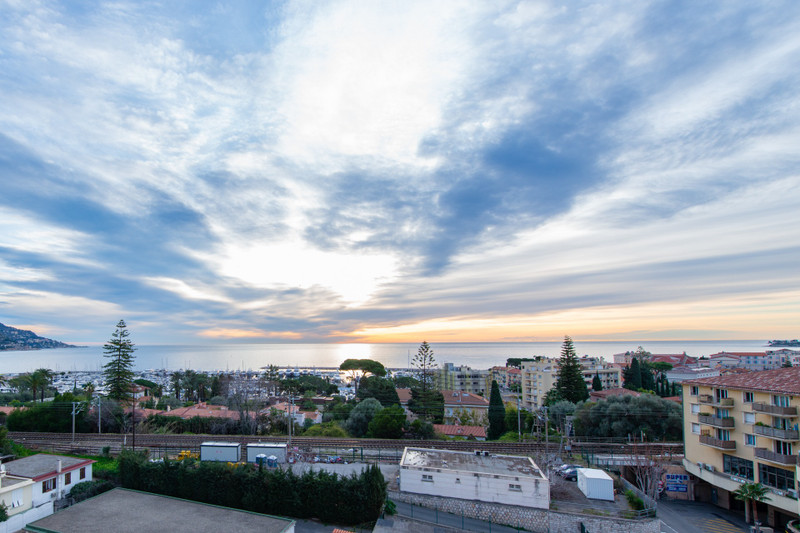 French property for sale in Beaulieu-sur-Mer, Alpes-Maritimes - €690,000 - photo 9