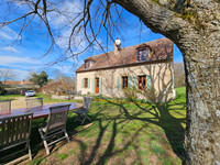 Maison à vendre à Cressanges, Allier - 240.366 € - photo 1