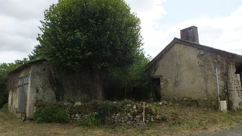 French property for sale in Lussac-les-Châteaux, Vienne - &#8364;24,000 - photo 3