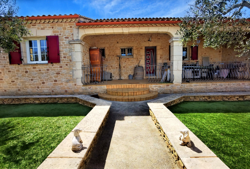 French property for sale in Saint-Quentin-la-Poterie, Gard - €499,000 - photo 1