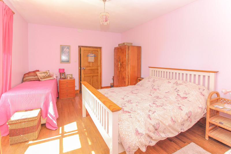 French property for sale in Saint-Lin, Deux-Sèvres - €245,000 - photo 9