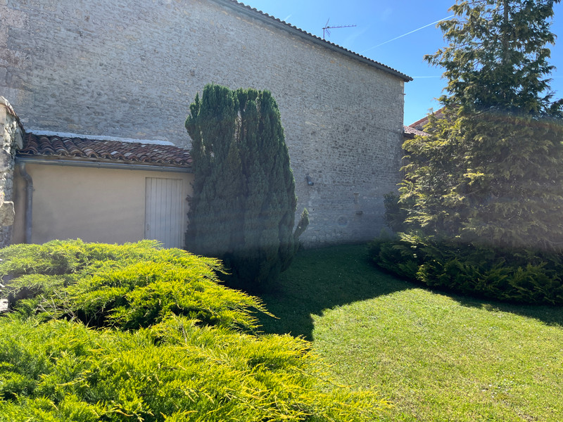French property for sale in Ruffec, Charente - €44,000 - photo 7