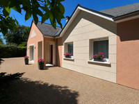 Propriété à vendre à La Bazouge-des-Alleux, Mayenne - 355 000 € - photo n°1