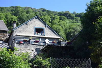 French property for sale in Melles, Haute-Garonne - €239,000 - photo 1