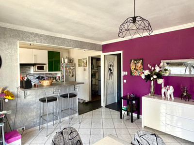 French property for sale in Livry-Gargan, Seine-Saint-Denis - €225,000 - photo 2