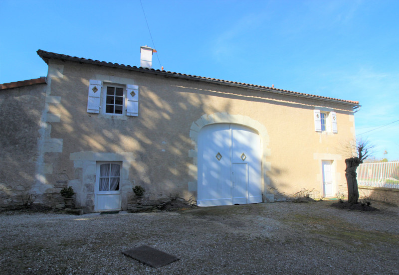 French property for sale in Luxé, Charente - &#8364;487,600 - photo 10
