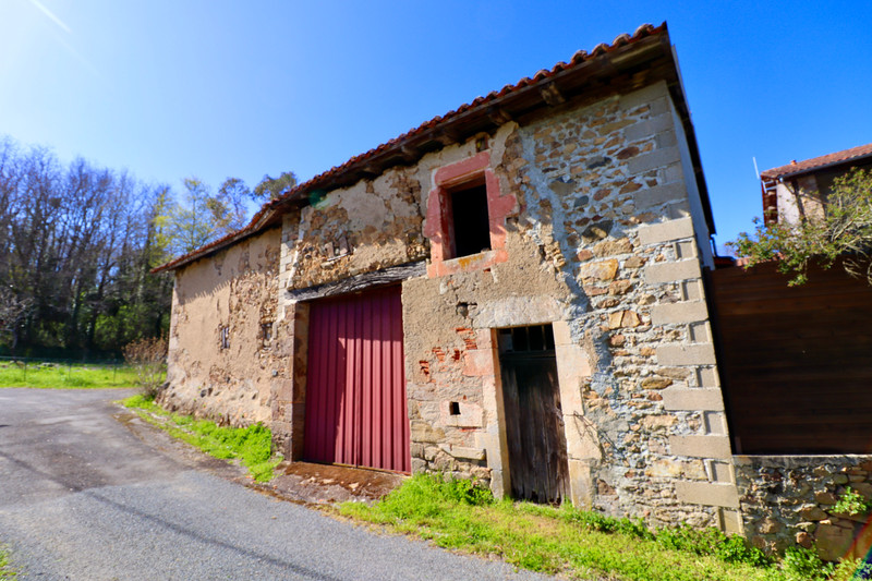 French property for sale in Écuras, Charente - €77,000 - photo 13
