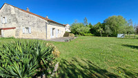 Propriété à vendre à Aigre, Charente - 185 000 € - photo n°3