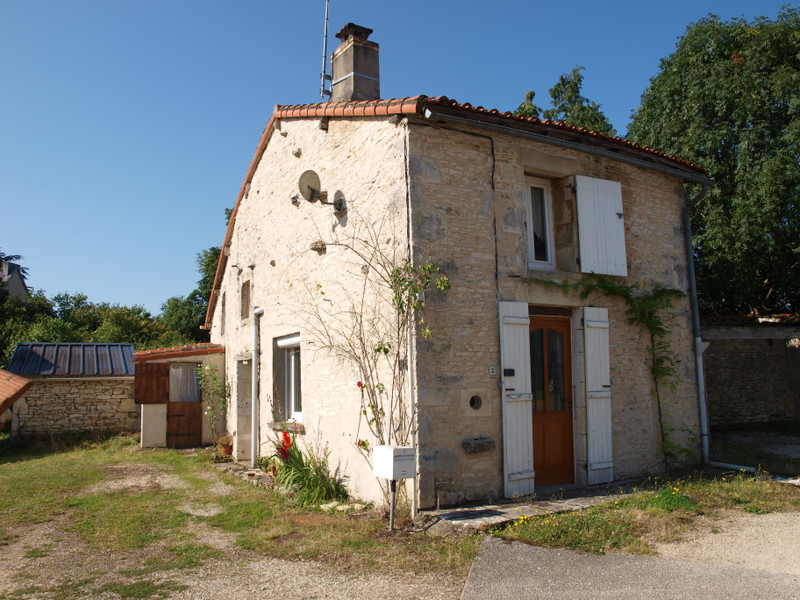 French property for sale in Mauprévoir, Vienne - &#8364;94,444 - photo 2