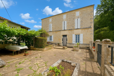 Maison à vendre à Saint-Savinien, Charente-Maritime, Poitou-Charentes, avec Leggett Immobilier