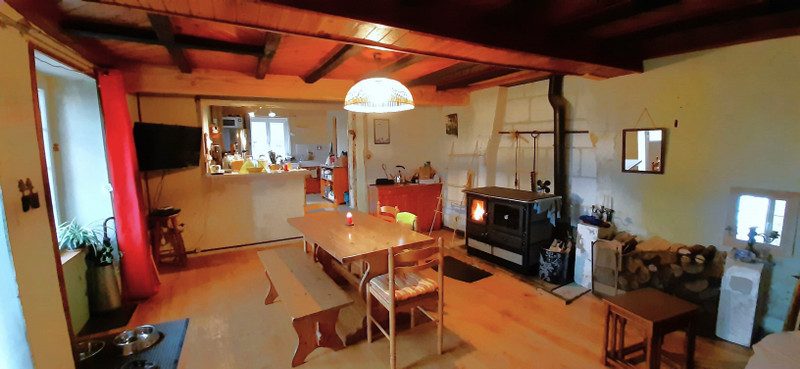 French property for sale in Champagne-et-Fontaine, Dordogne - €194,400 - photo 4