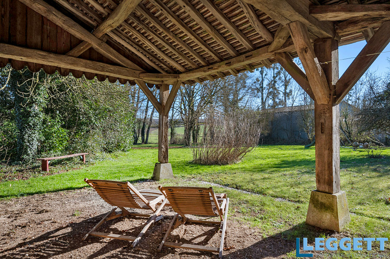 French property for sale in La Celle-sur-Nièvre, Nièvre - €425,000 - photo 2