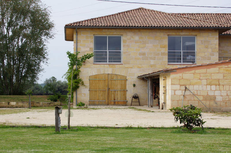 French property for sale in Saint-Loubès, Gironde - photo 2