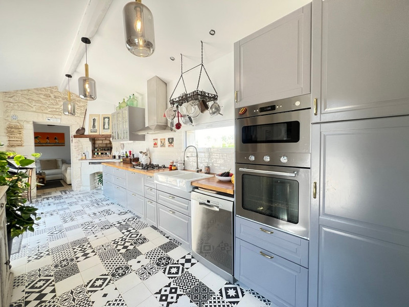 French property for sale in Saint-Rémy-de-Provence, Bouches-du-Rhône - €1,350,000 - photo 5