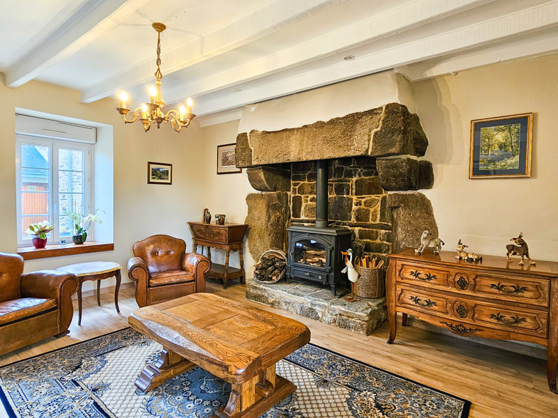 French property for sale in Rostrenen, Côtes-d'Armor - €370,000 - photo 2