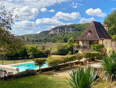 French property for sale in Les Eyzies, Dordogne - €795,000 - photo 1