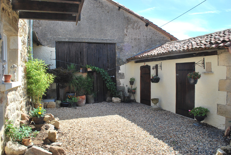 French property for sale in Moulismes, Vienne - &#8364;158,050 - photo 9