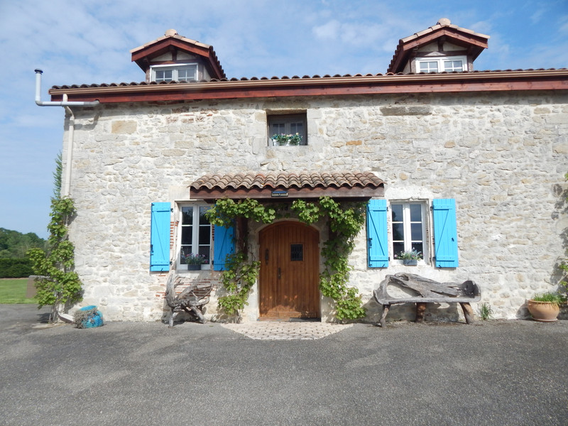 French property for sale in Villeneuve-sur-Lot, Lot-et-Garonne - €450,000 - photo 2