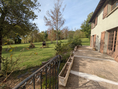 French property for sale in Saint-Cyr-la-Roche, Corrèze - €243,500 - photo 2