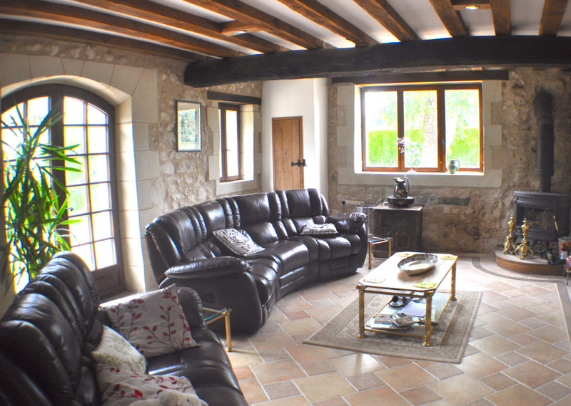 French property for sale in Noyant-Villages, Maine-et-Loire - €322,240 - photo 5