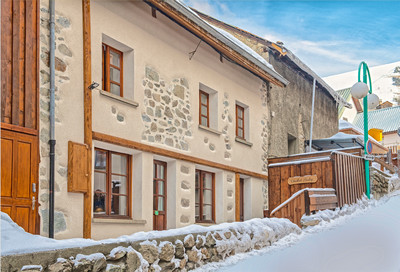 Chalet à vendre à Les Deux Alpes, Isère, Rhône-Alpes, avec Leggett Immobilier