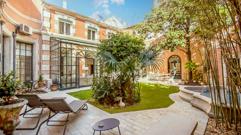 French property for sale in Avignon, Vaucluse - &#8364;1,490,000 - photo 2