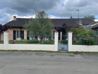 French property for sale in Saint-Pierre-d'Eyraud, Dordogne - €295,000 - photo 2