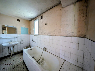 French property for sale in Chevanceaux, Charente-Maritime - €87,900 - photo 4
