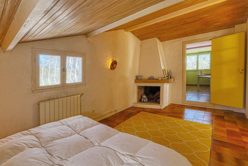 French property for sale in Belcodène, Bouches-du-Rhône - €825,000 - photo 10