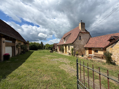 French property for sale in Anlhiac, Dordogne - €299,600 - photo 3