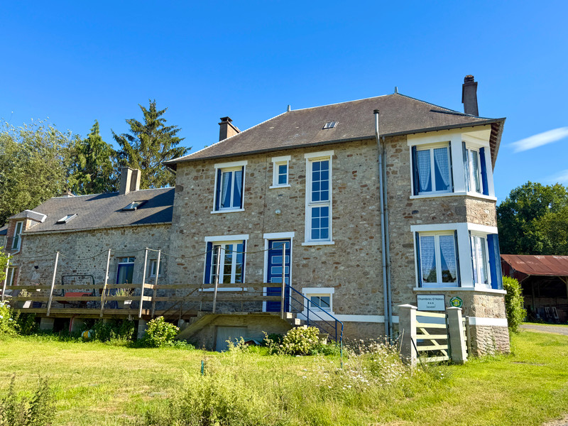 French property for sale in Pré-en-Pail-Saint-Samson, Mayenne - €199,995 - photo 1