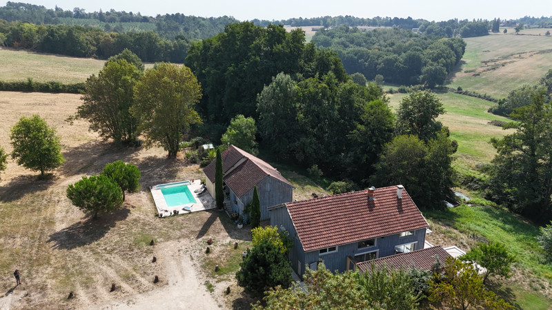 French property for sale in Eyraud-Crempse-Maurens, Dordogne - €339,200 - photo 1