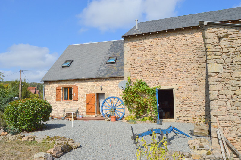Maison à vendre à Clugnat, Creuse - 108.000 € - photo 1