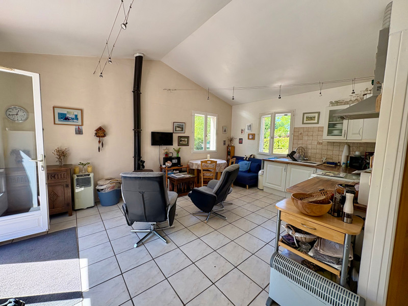 French property for sale in Saint-Estèphe, Dordogne - €76,300 - photo 3