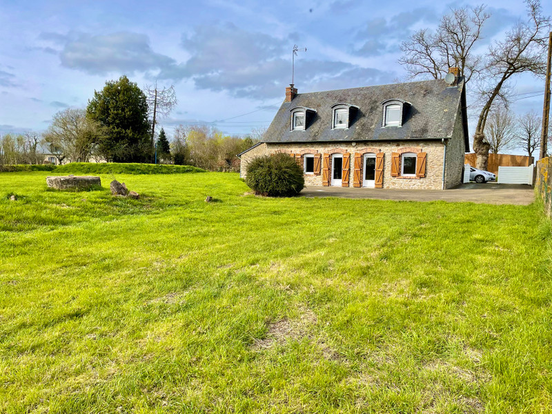 Vente Maison 86m² 4 Pièces à Martigné-sur-Mayenne (53470) - Leggett Immobilier
