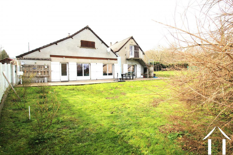 French property for sale in Treigny, Yonne - €173,500 - photo 0