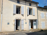 Maison à vendre à Champagne-Mouton, Charente - 71.600 € - photo 2