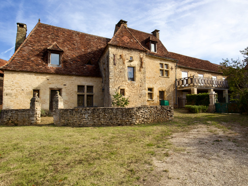 House for sale in SaintCyprien Dordogne Imposing manor house and