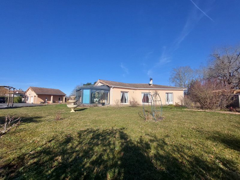 French property for sale in Montbron, Charente - €307,400 - photo 10
