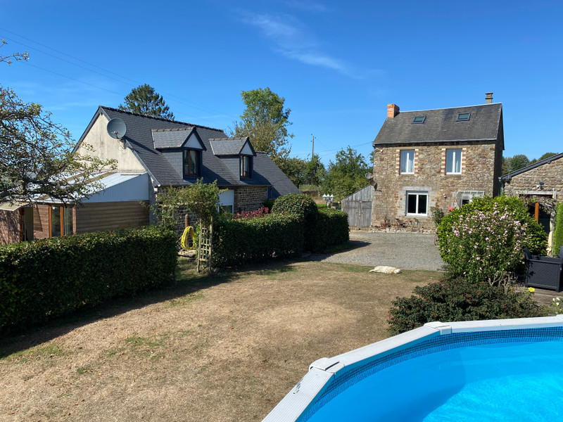 French property for sale in Isigny-le-Buat, Manche - €328,600 - photo 0