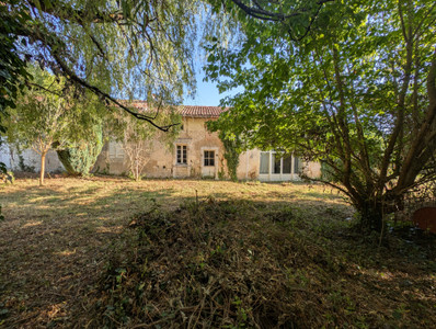 Maison à vendre à Chatenet, Charente-Maritime, Poitou-Charentes, avec Leggett Immobilier