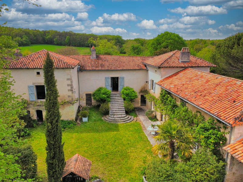 House for sale in Bourdeilles Dordogne "Under Offer" Authentic 18th
