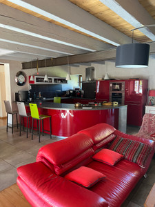French property for sale in Égliseneuve-d'Entraigues, Puy-de-Dôme - €392,200 - photo 7