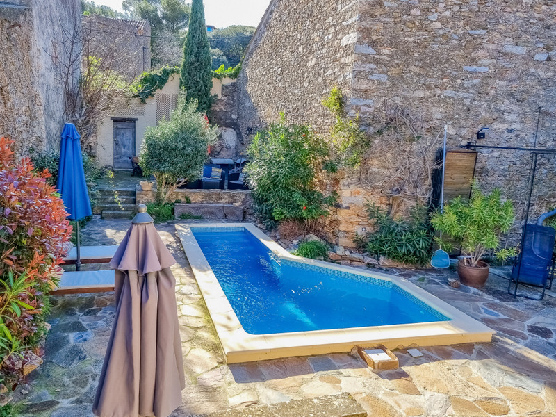 French property for sale in Faugères, Hérault - €699,000 - photo 2