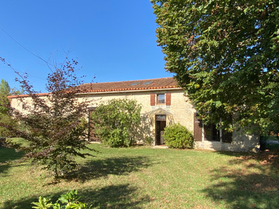 Maison à vendre à Val-de-Bonnieure, Charente, Poitou-Charentes, avec Leggett Immobilier