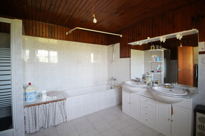 French property for sale in Verdille, Charente - €117,720 - photo 5